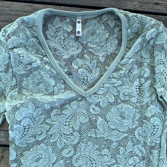 Vintage Three Dots Lace 3/4 Sleeve Top - Picture 3 of 11